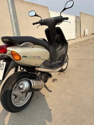 Yamaha Neos 100 Beige/Plata Scooter