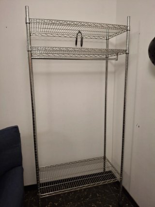 Vestidor metálico plateado