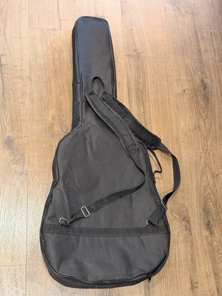 Guitarra Yamaha F310 y Funda