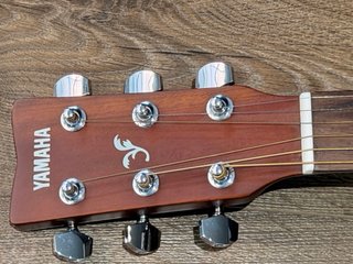 Guitarra Yamaha F310 y Funda