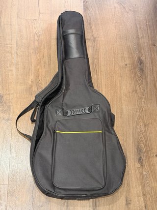 Guitarra Yamaha F310 y Funda