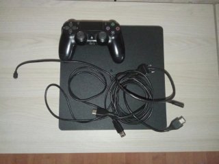 Consola PS4 1TB Negra + 1 Mando
