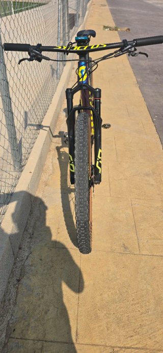 CHOLLO. Bicicleta  SCOTT SPARK doble suspensión