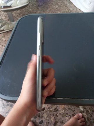 Móvil Negro Pantalla Rota