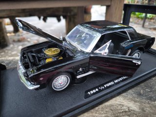 Ford Mustang 1964 1/2 Escala 1:18