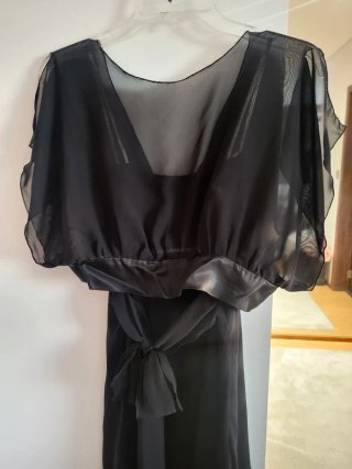 Vestido preto XS com capa