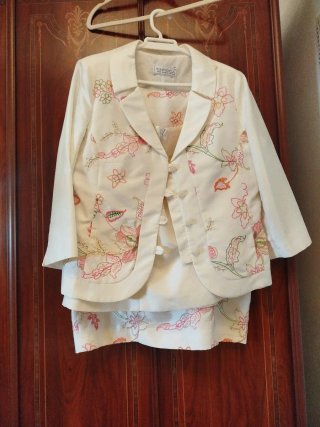 Traje 3 piezas seda bordado T44