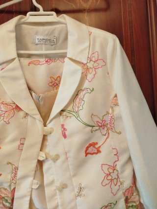 Traje 3 piezas seda bordado T44