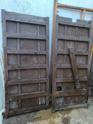 Portón Madera de Castaño 2 Hojas