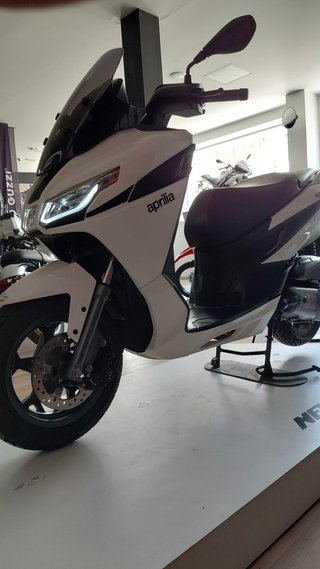 Aprilia SXR 50 Maxi Scooter