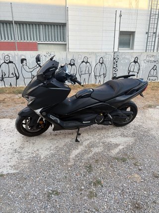 Yamaha TMAX 530 SX Negra