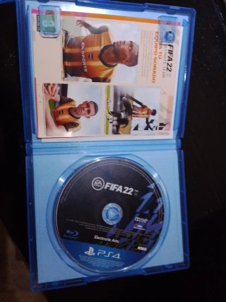 PS4 FIFA 22 e NBA 2K20