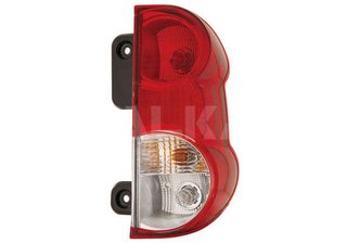 Piloto trasero derecho Nissan NV200