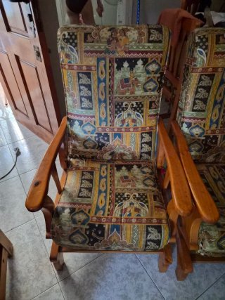 Sofá cama y 2 butacas con estampado