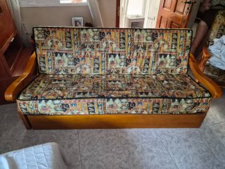 Sofá cama y 2 butacas con estampado