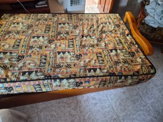 Sofá cama y 2 butacas con estampado