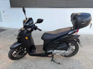 Moto Scooter SYM 125 Negra