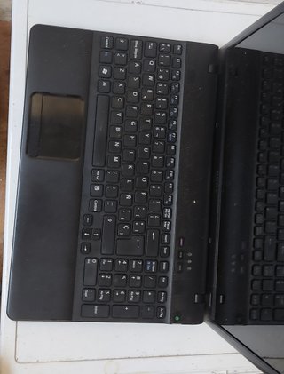 2 Portátiles Sony Vaio y Compaq (sin cargador)