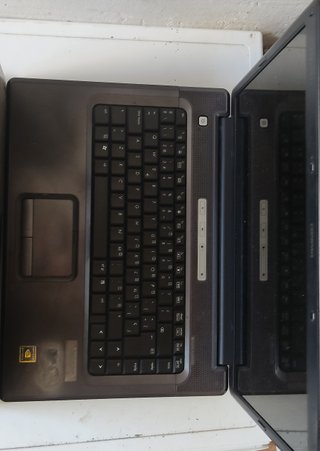 2 Portátiles Sony Vaio y Compaq (sin cargador)