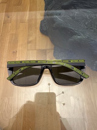 Gafas de Sol Michael Kors Byron Negras/Amarillas