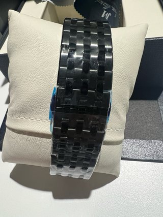 Jaen Marcel Reloj Negro y Dorado