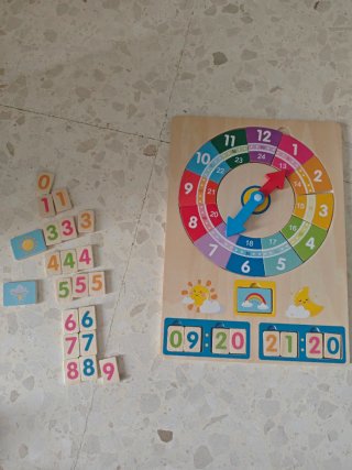 Reloj de madera educativo para niños
