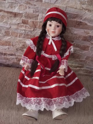 4Muñecas de Porcelana Vestida