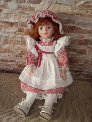 4Muñecas de Porcelana Vestida