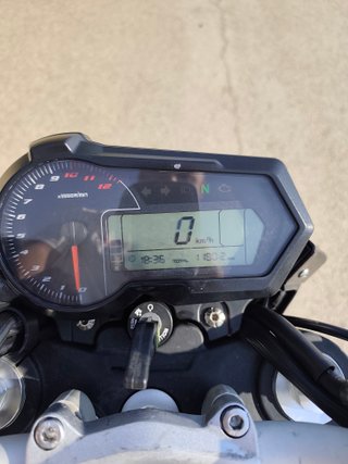 Benelli TNT 125 Naked Negra/Roja