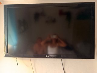 Televisión LG 49''. No tiene Smart TV, LCD