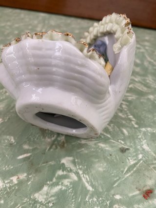 Conchiglia ceramica decorata fiori