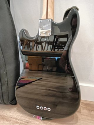 Squier Mustang Bass Vintage Modified
