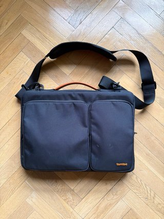 MacBook Pro 16” Retina 2019 + Funda/Mochila Tomtoc