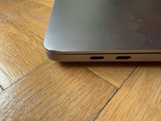 MacBook Pro 16” Retina 2019 + Funda/Mochila Tomtoc