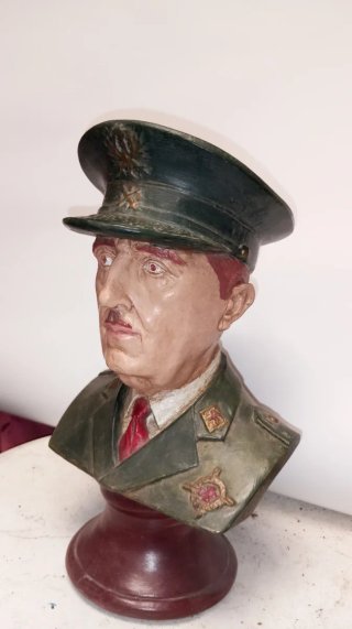 Busto Francisco Franco