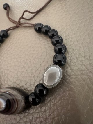 Bracciale tibetano in Agata striata e onice