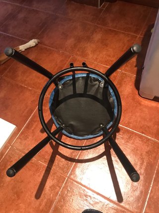 Taburete alto con respaldo