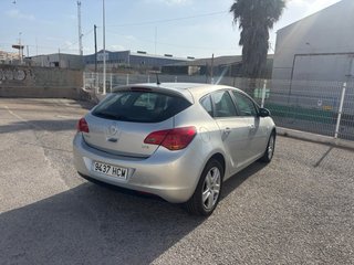 Opel Astra 2011