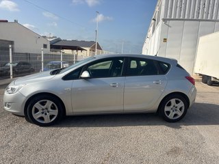 Opel Astra 2011