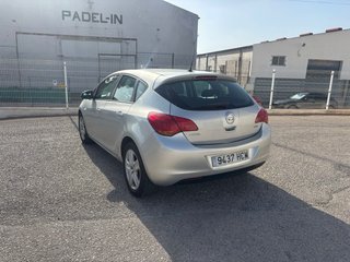 Opel Astra 2011