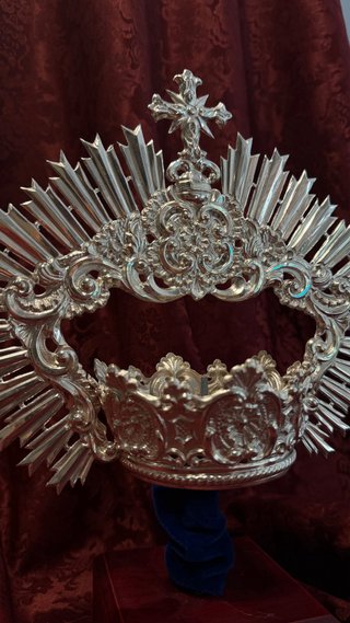 Corona de orfebrería