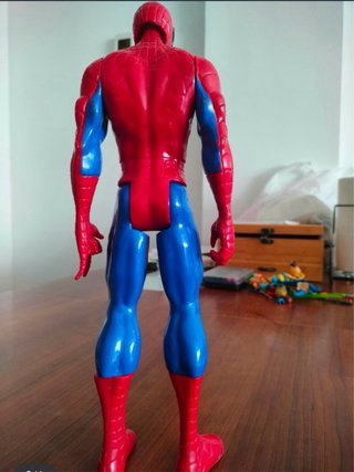 Muñeco articulado de Spiderman de 30 cm.