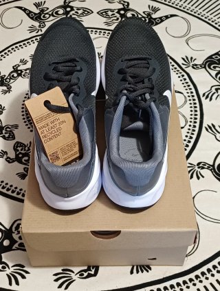 Nike Revolution 7 Talla 41 Gris/Blanco/Negro