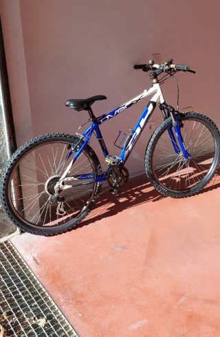 Bicicleta BH Azul y Blanca