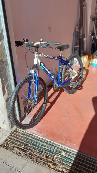 Bicicleta BH Azul y Blanca