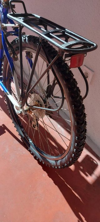 Bicicleta BH Azul y Blanca