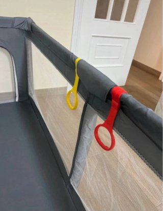 Parque infantil con pelotas
