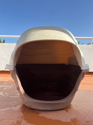 Caseta para perro Ferplast beige y marrón