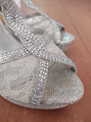 DREAM PAIRS Zapatos Tacon Fiesta Talla 39.5