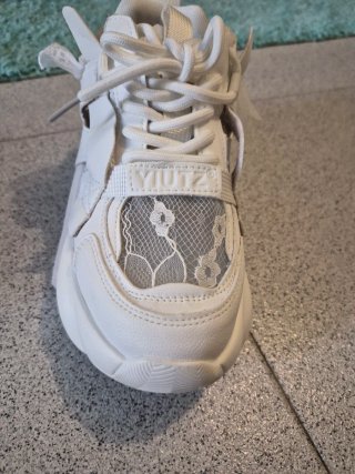 Zapatillas blancas de diseño